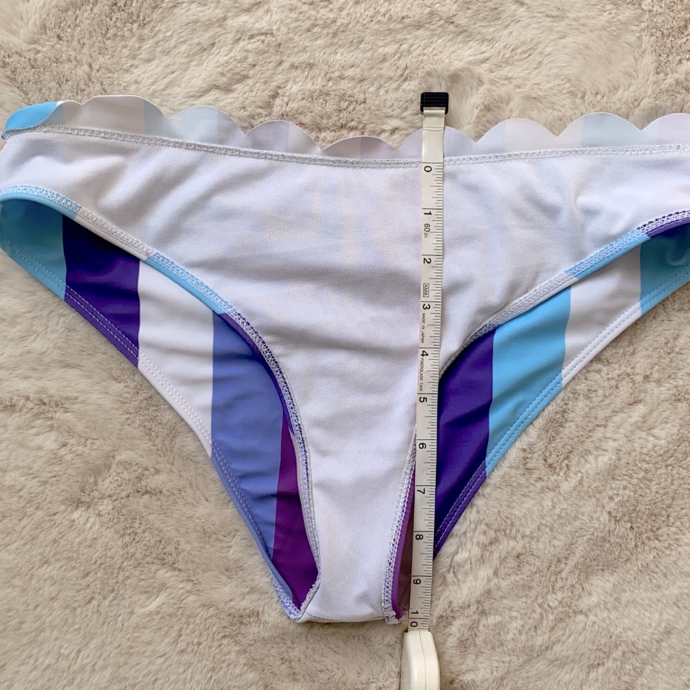 Free w/ Bundle Ruffle Midrise Bikini L - Picture 5 of 8